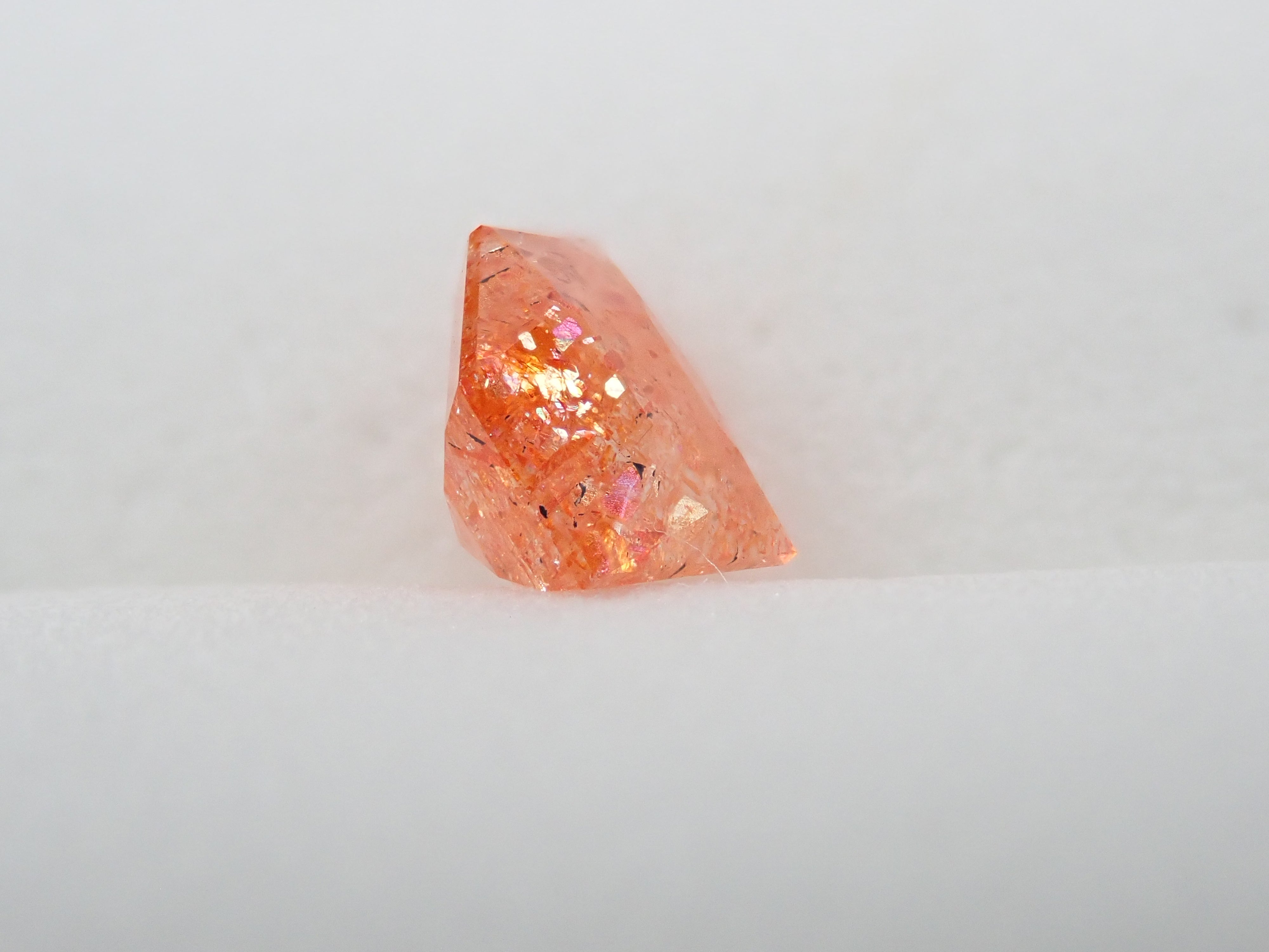 タンザニア産サンストーン（イリュージョンサンストーン） 0.895ctルース