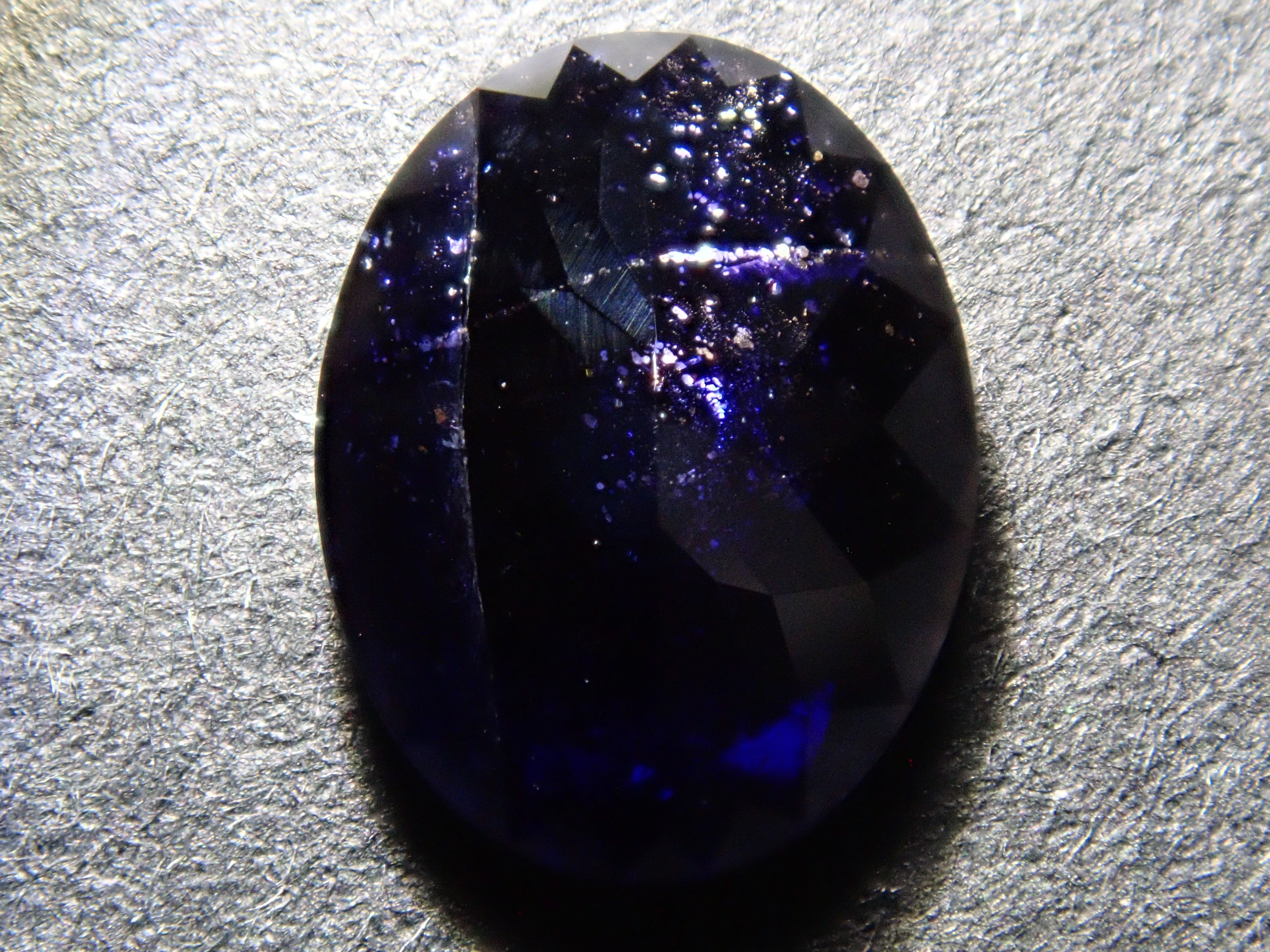 インド産アイオライトサンストーン 0.850ctルース