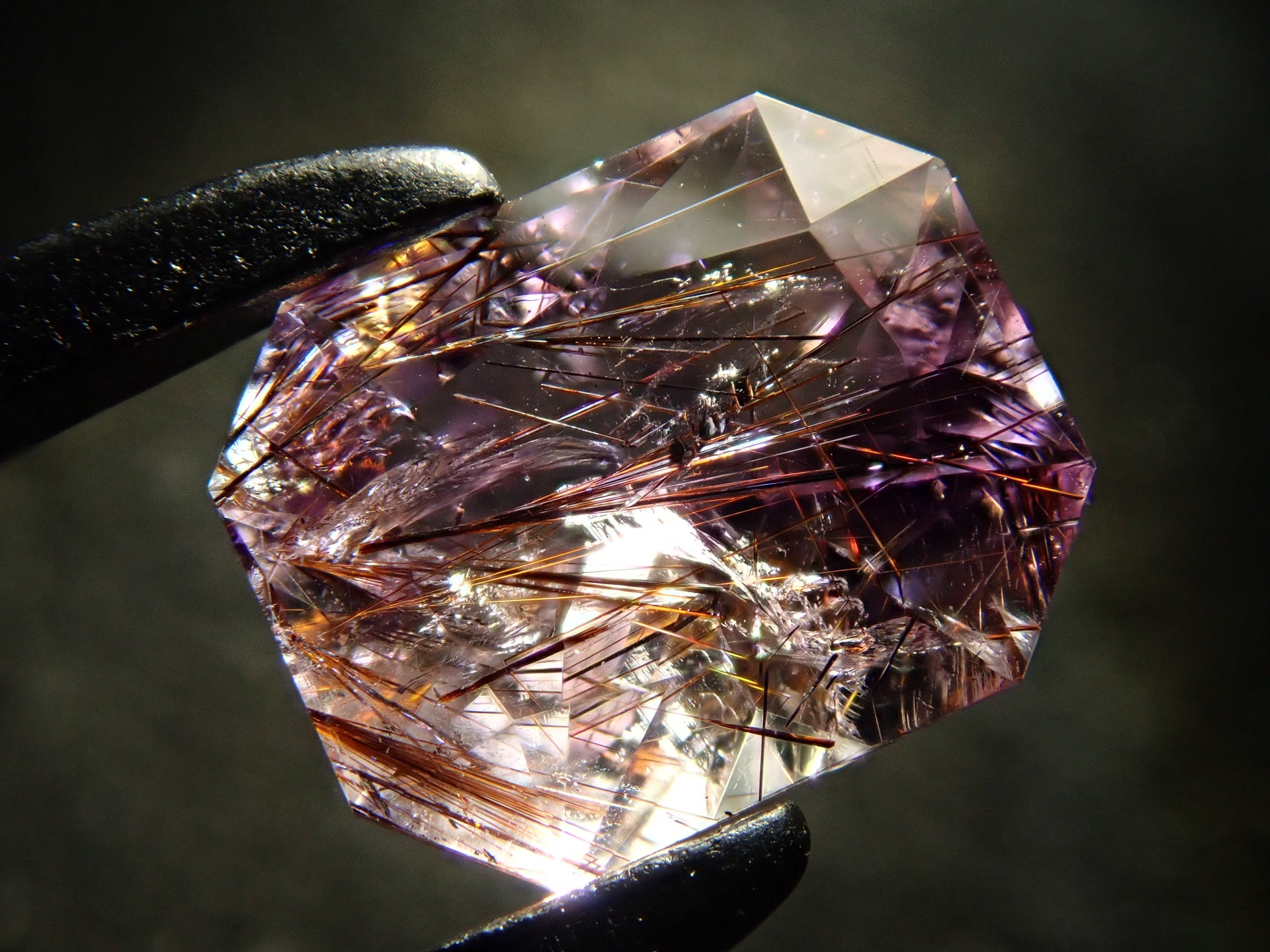 ブラジル産エレスチャルアメジスト 0.724ctルース