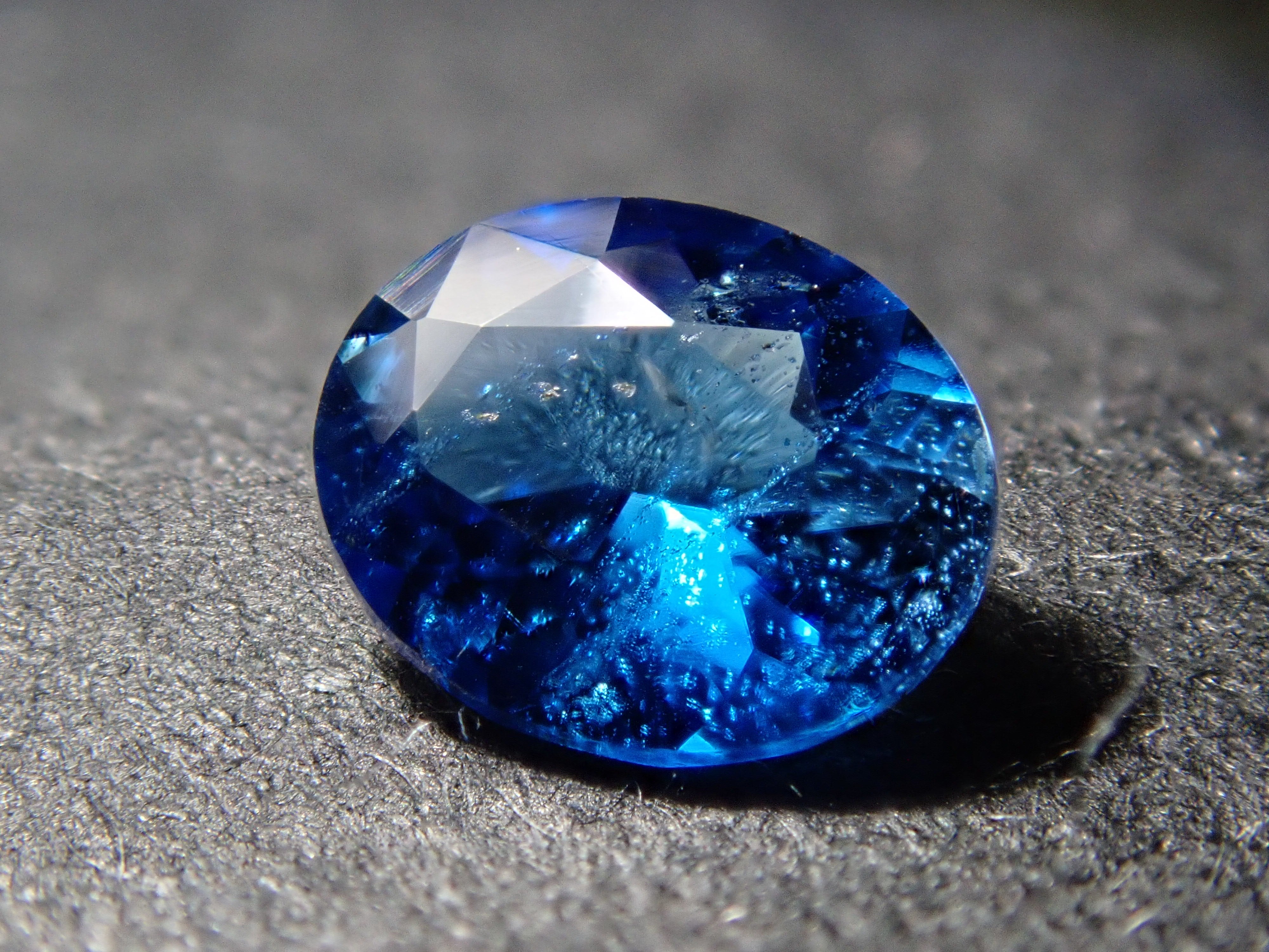 ブラジル産ラズライト（天藍石） 0.226ctルース 日独鑑