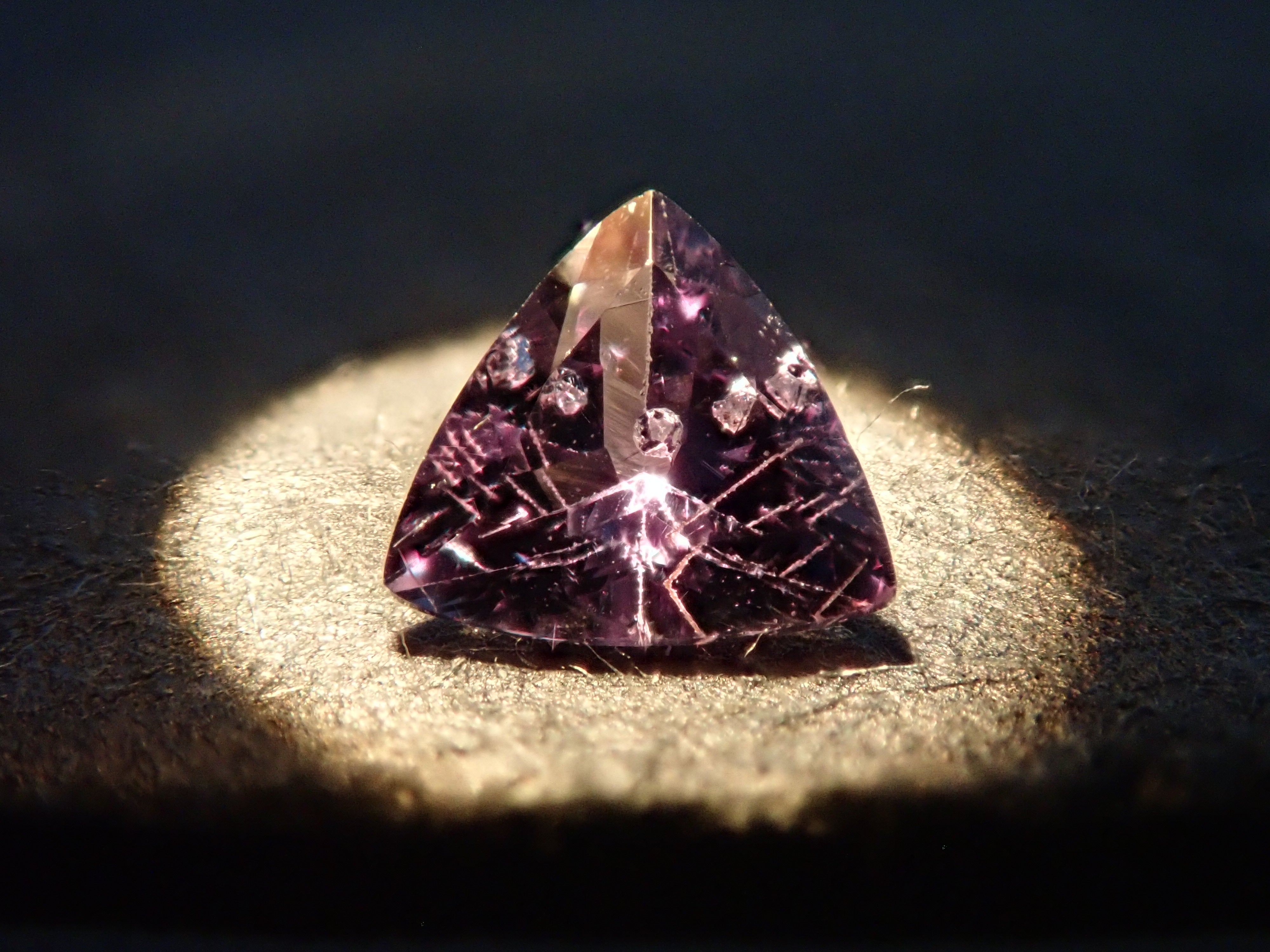 ベキリーブルーガーネット（カラーチェンジガーネット） 0.114ルース