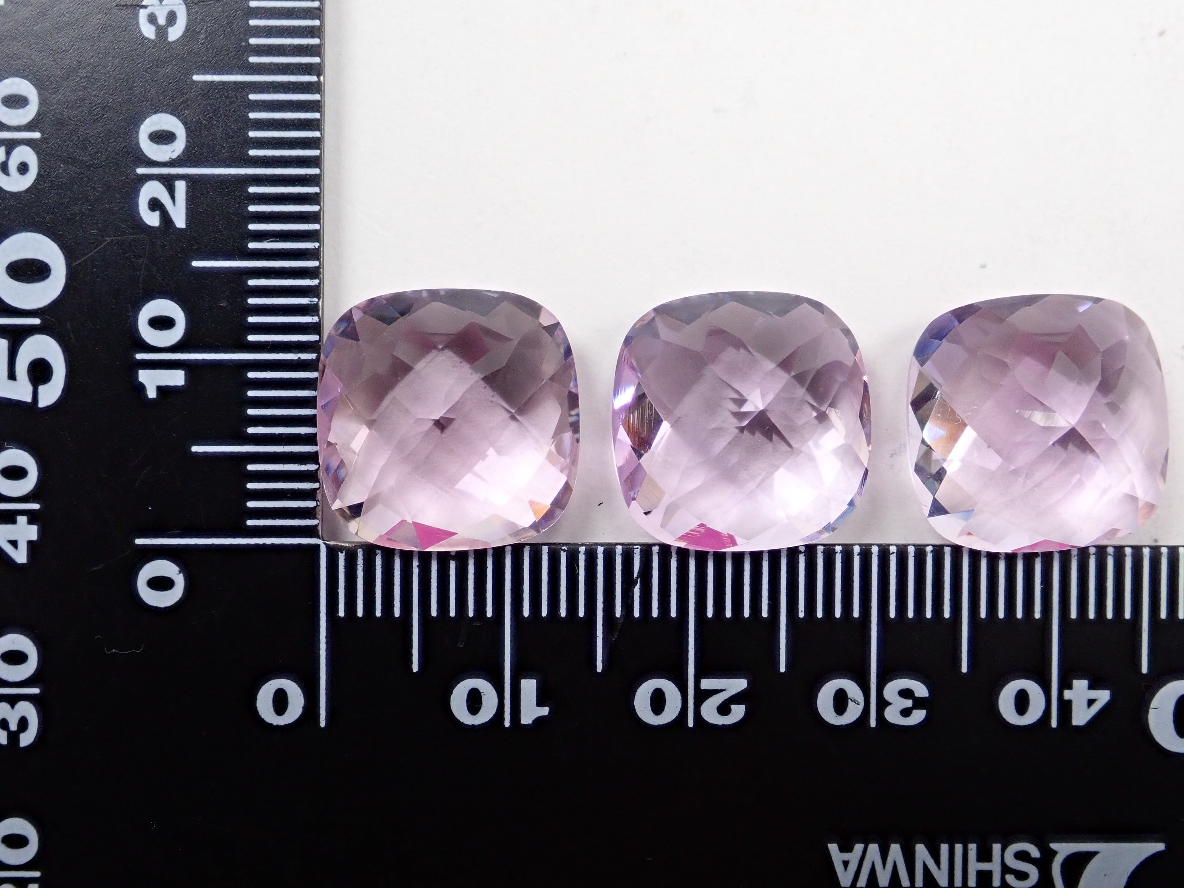 ピンクアメジスト1石（チェッカーボードカット,約10ct,14×14mm）《複数