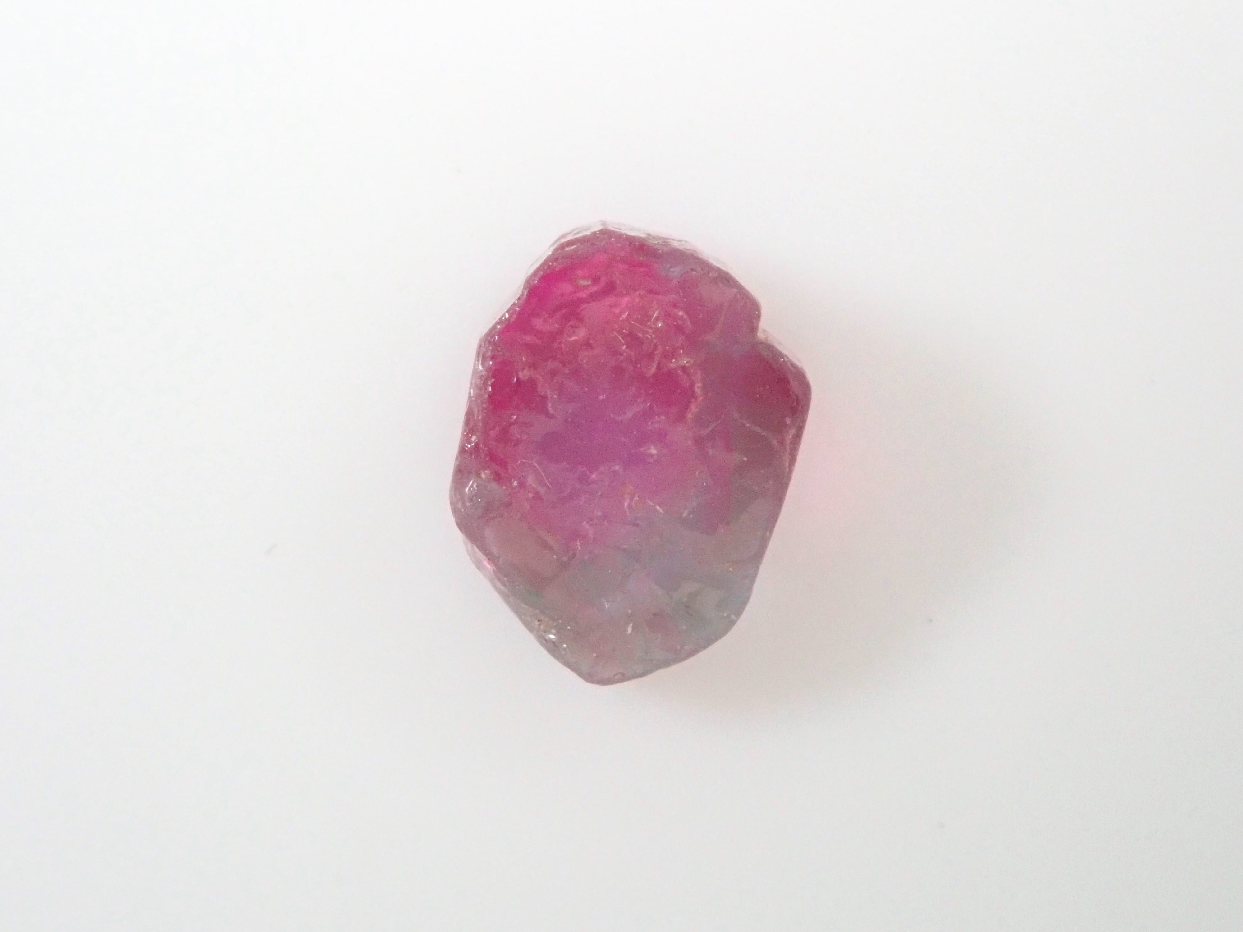 ブラジル産エルバイトトルマリン（バイカラー） 0.390ct原石（CuO:0.7