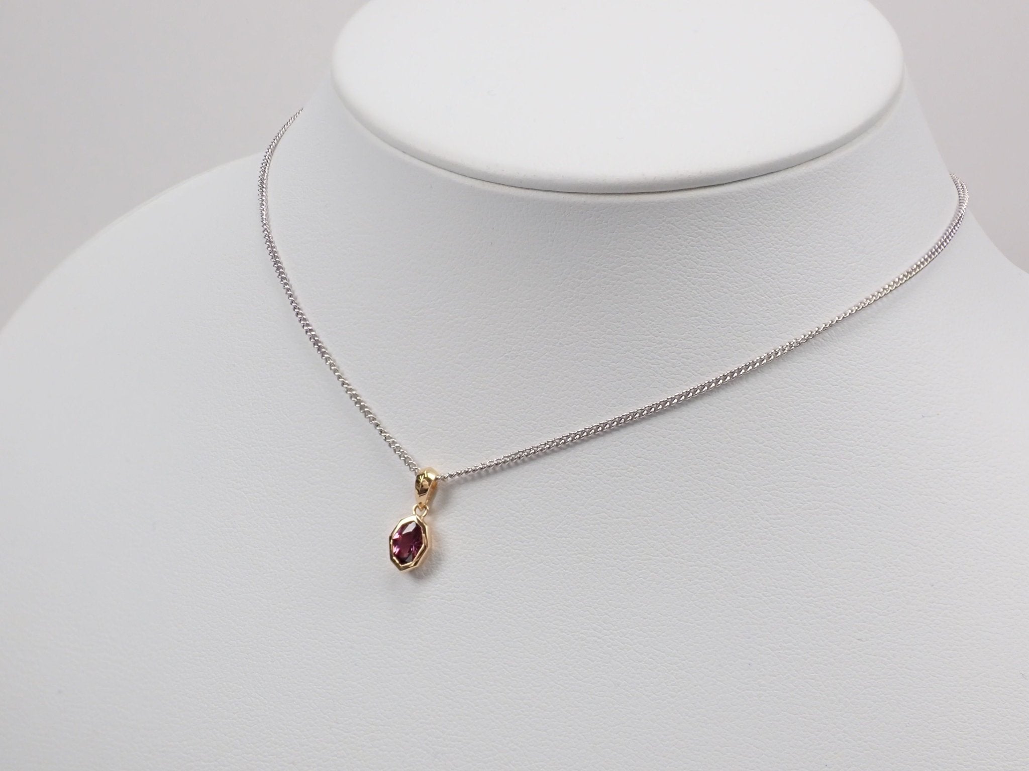 K18スピネル0.548ct ペンダントトップ（ネックレストップ）