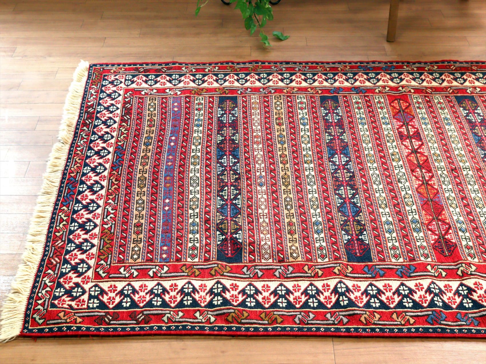 キリムスタイル / イランの手織りキリム シルジャン187×119cm スマック