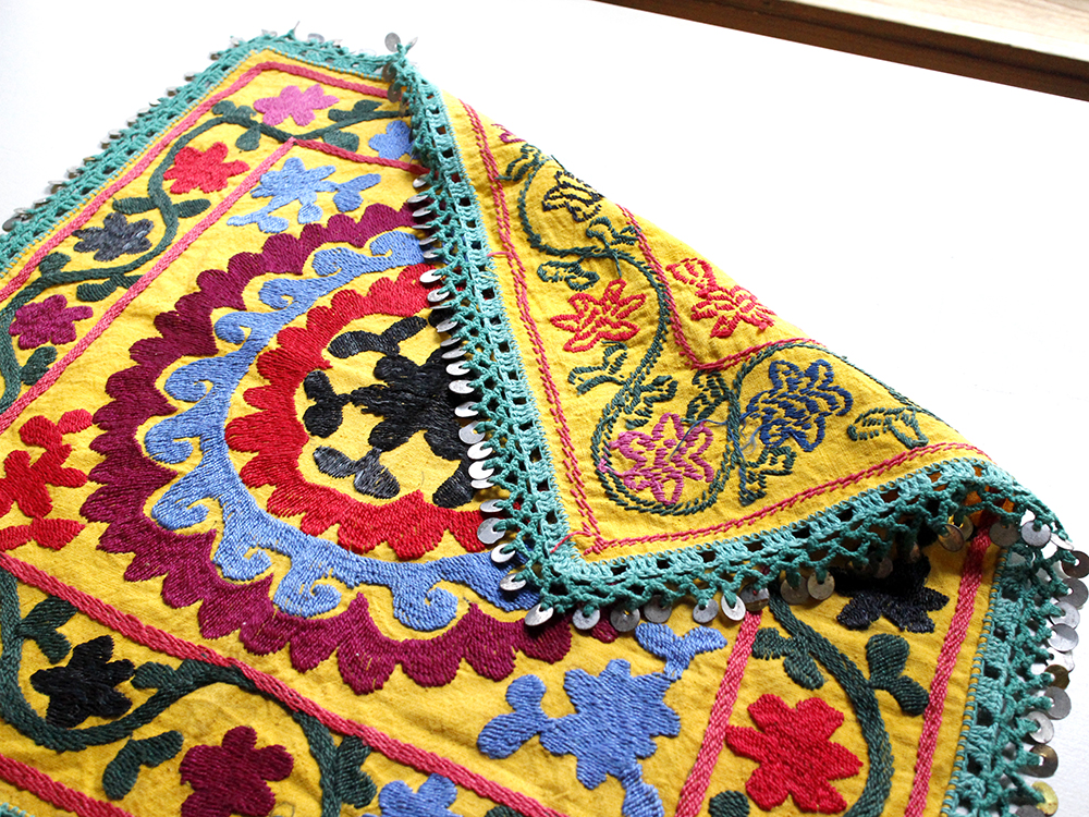 キリムスタイル / オールドスザンニ(スザニ)・ウズベキスタンの刺繍布