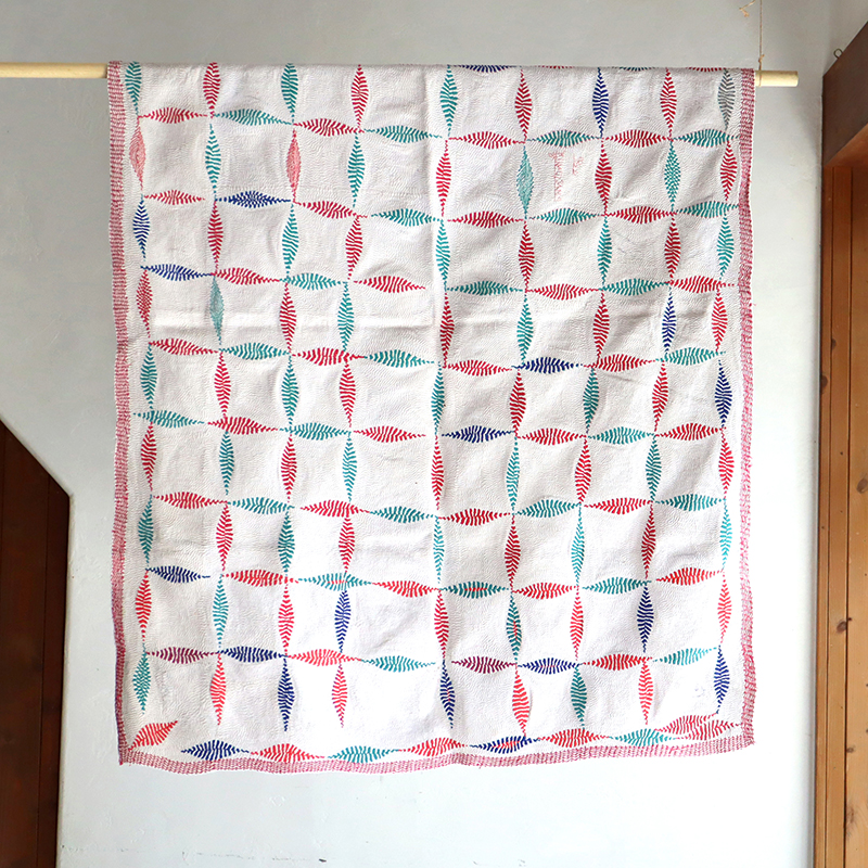 キリムスタイル / インド カンタ刺繍・パッチワーク/ラリーキルト 古布