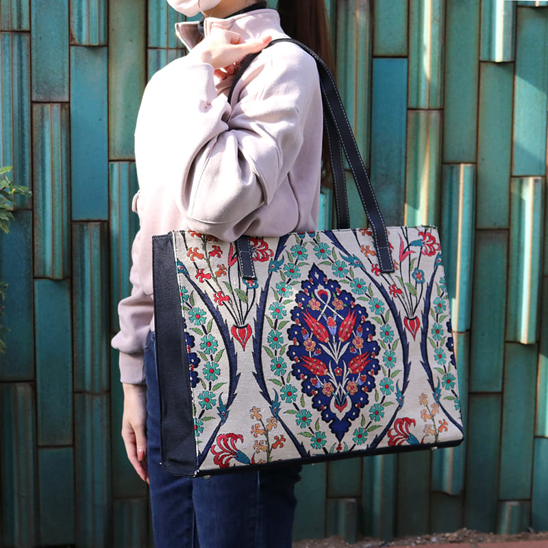 キリムスタイル / スクエア ショルダーバッグ マチあり 大きめサイズ