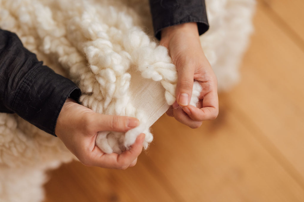 羊の原毛ラグ ｜くらすこと公式オンラインストア