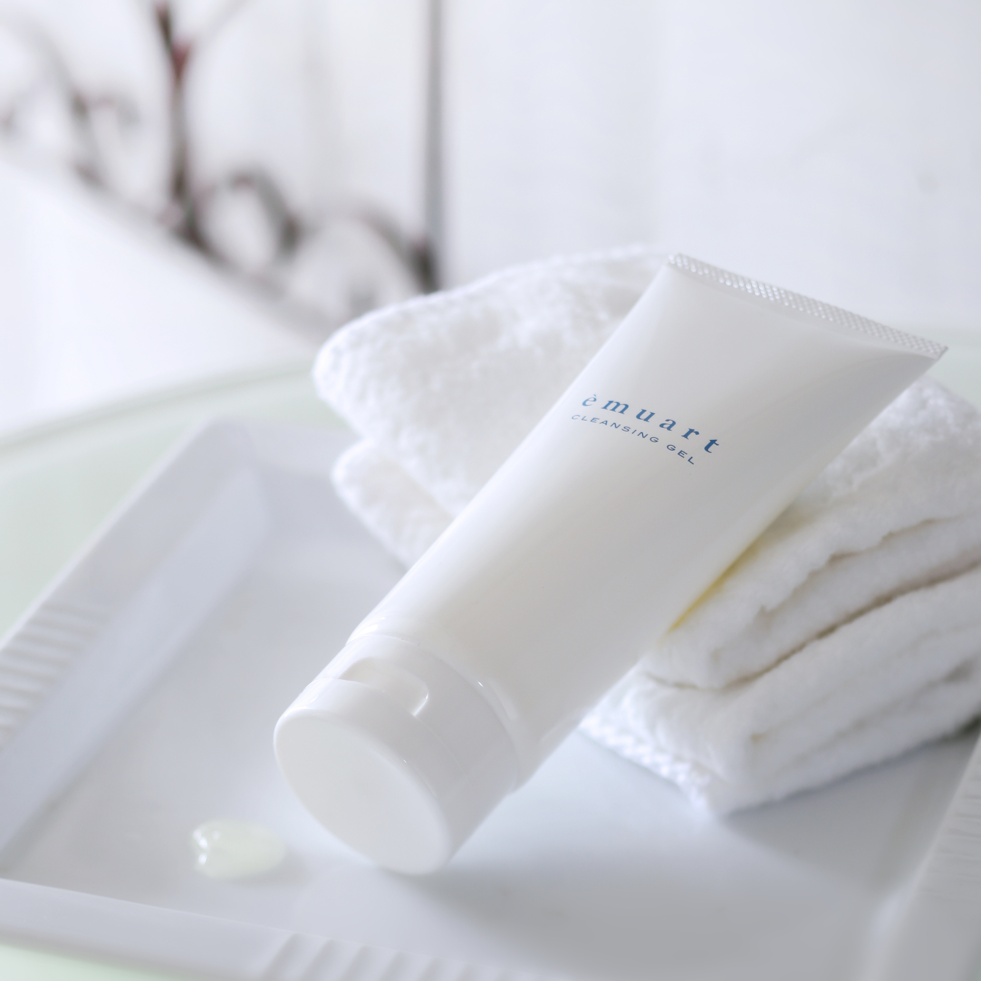 クレンジングゲル – エミュアール化粧品