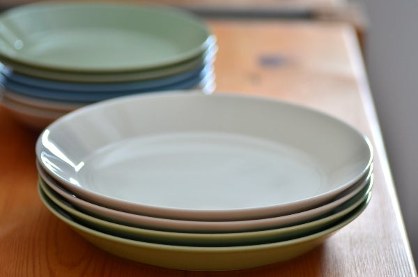 ティーマ プレート（17㎝＆21㎝）とセラドングリーン | モノとコト