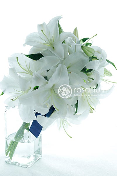 カサブランカだけのクラッチブーケ | ロザブロ ウェディングフラワー