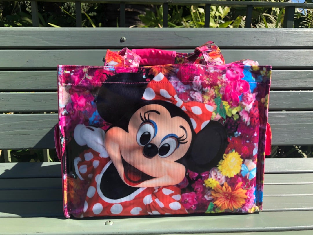 2時間待ち！？蜷川実花さん撮影のTDR実写グッズ | Hatama Official Blog