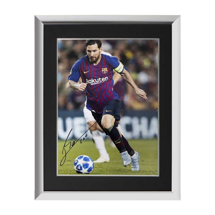 サッカー選手の直筆サイン入りフォト（額装）の紹介です！ | カード