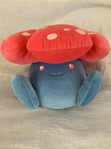 大きなラフレシアのぬいぐるみ！ 家に新たなナゾノクサ族が増えました