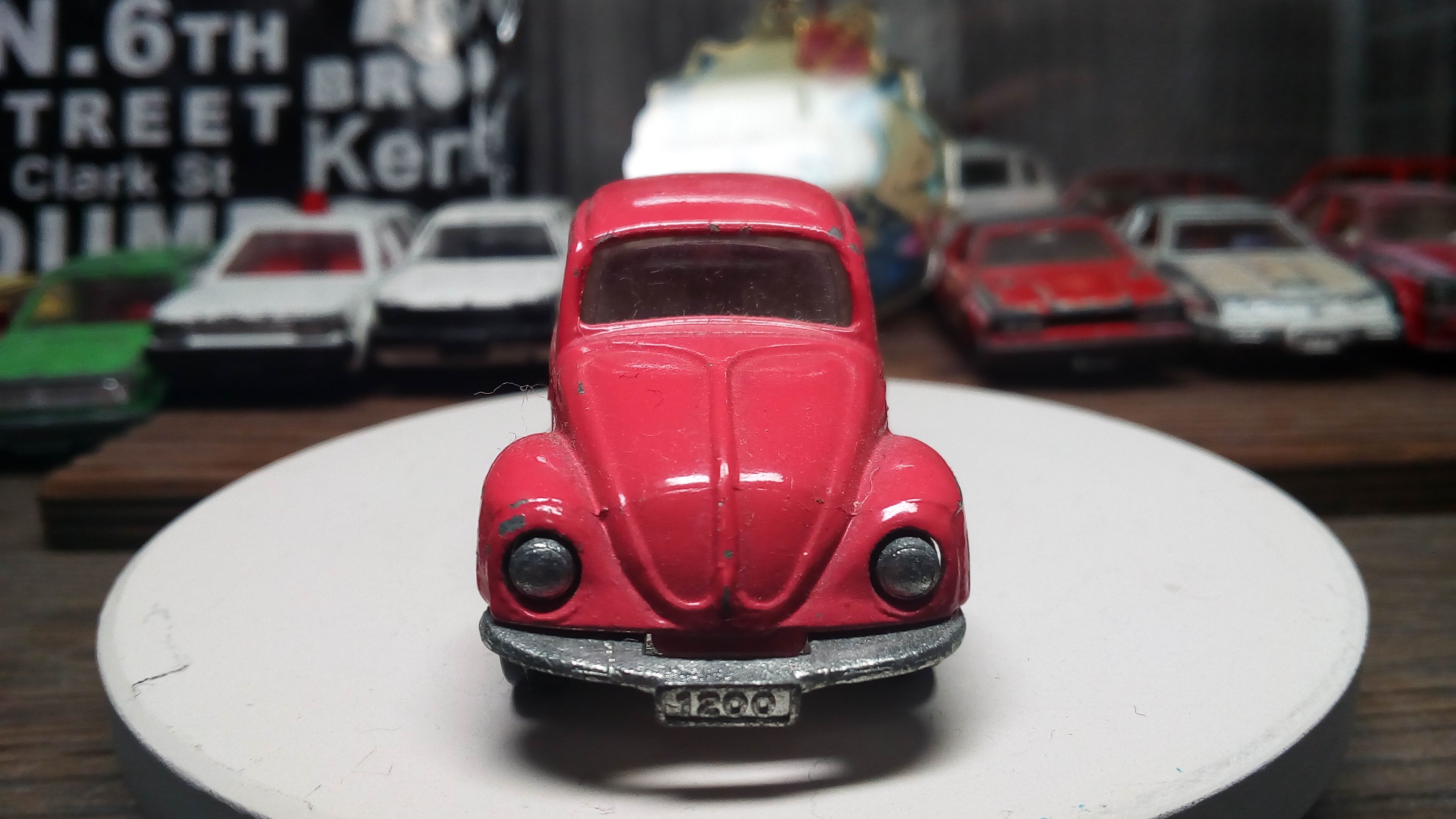 トミカNo.F20フォルクスワーゲン・ビートル ピンク色（レジャーカー