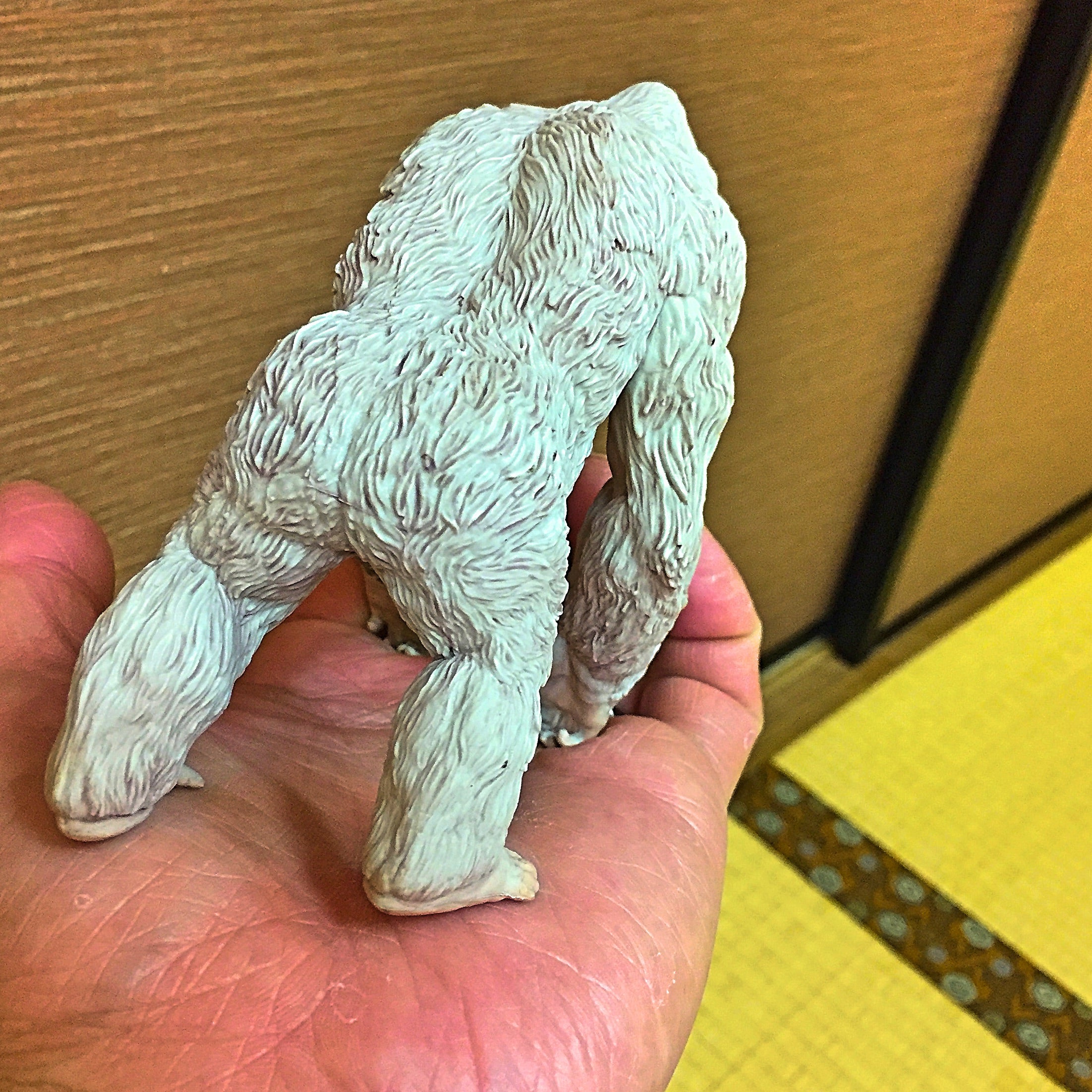 やっと見つけた！ウォルマート限定 白いゴリラ ジョージ フィギュア