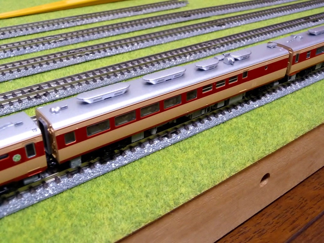 TOMIX 国鉄キハ81・82系 特急ディーゼルカー(くろしお)セット入線