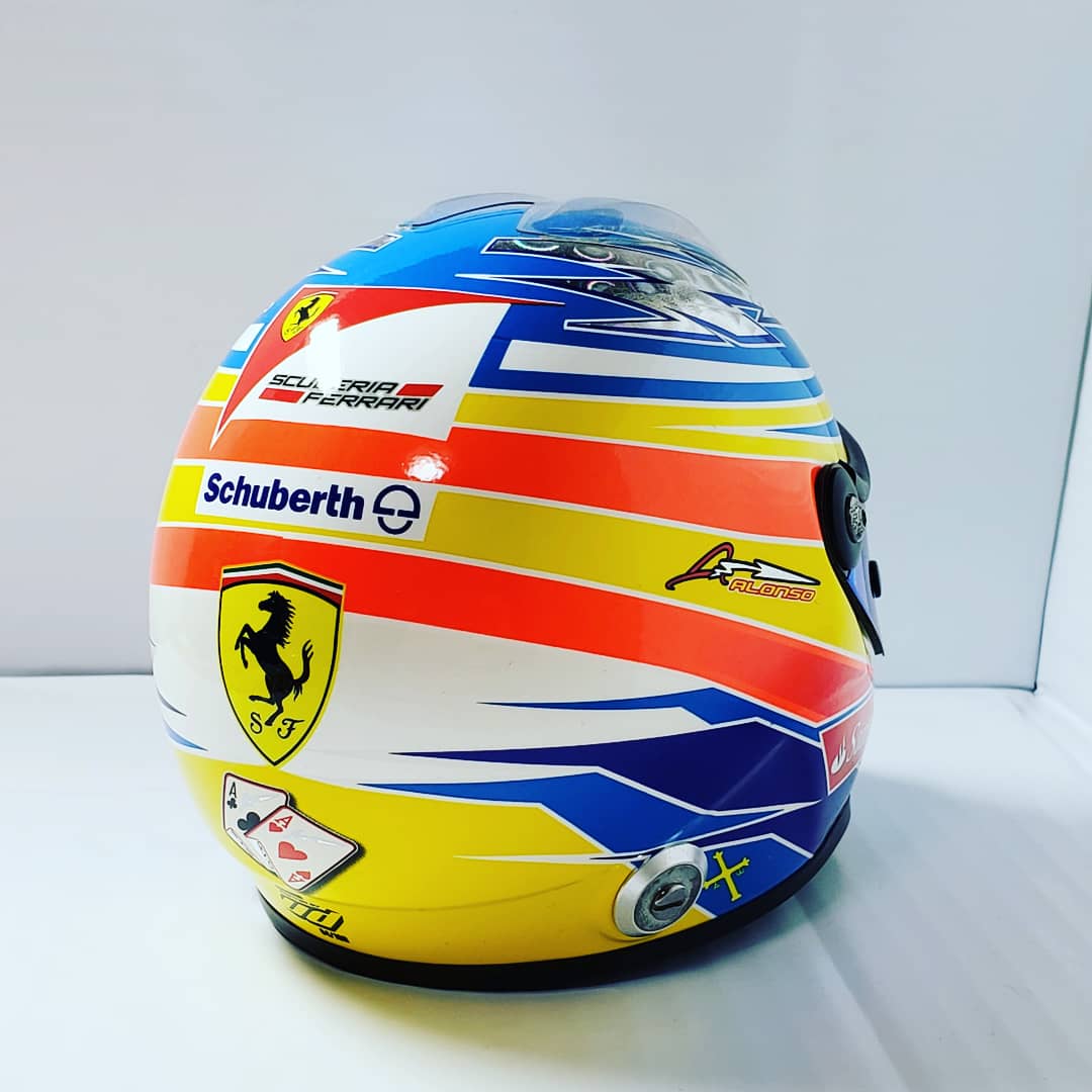 F1に戻ってくるか? フェルナンド・アロンソ 2011 ヘルメット