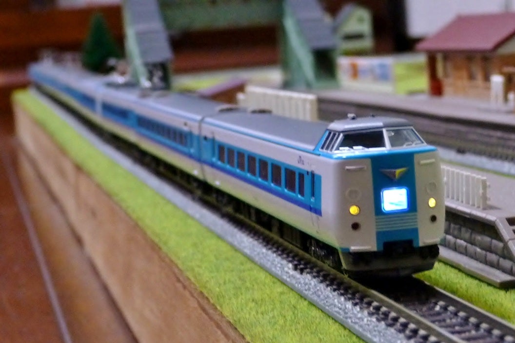 KATO 381系 「スーパーくろしお」(リニューアル編成)入線♪ | Bullet