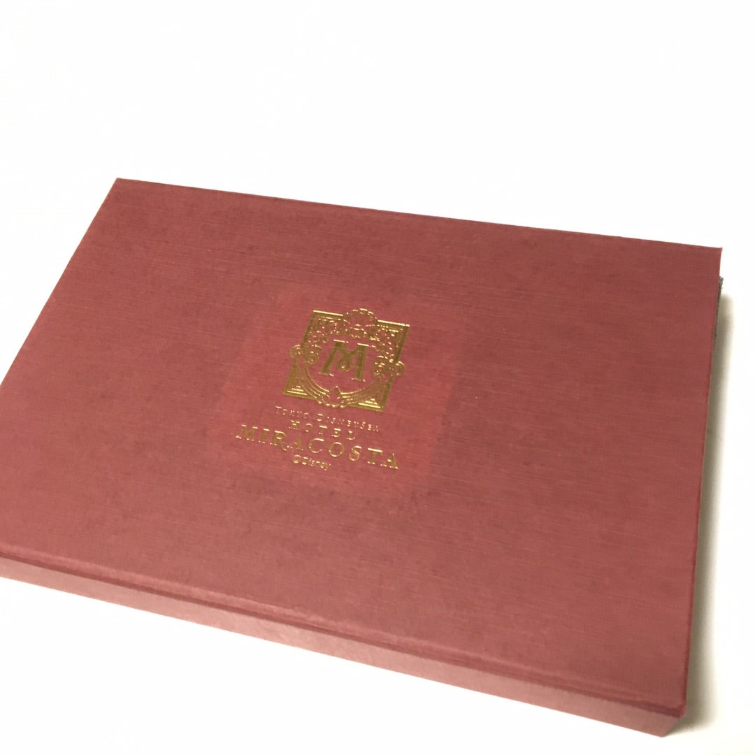 ミラコスタのトランプの箱開封！6年越しの記念品、箱の開け方 | Disney