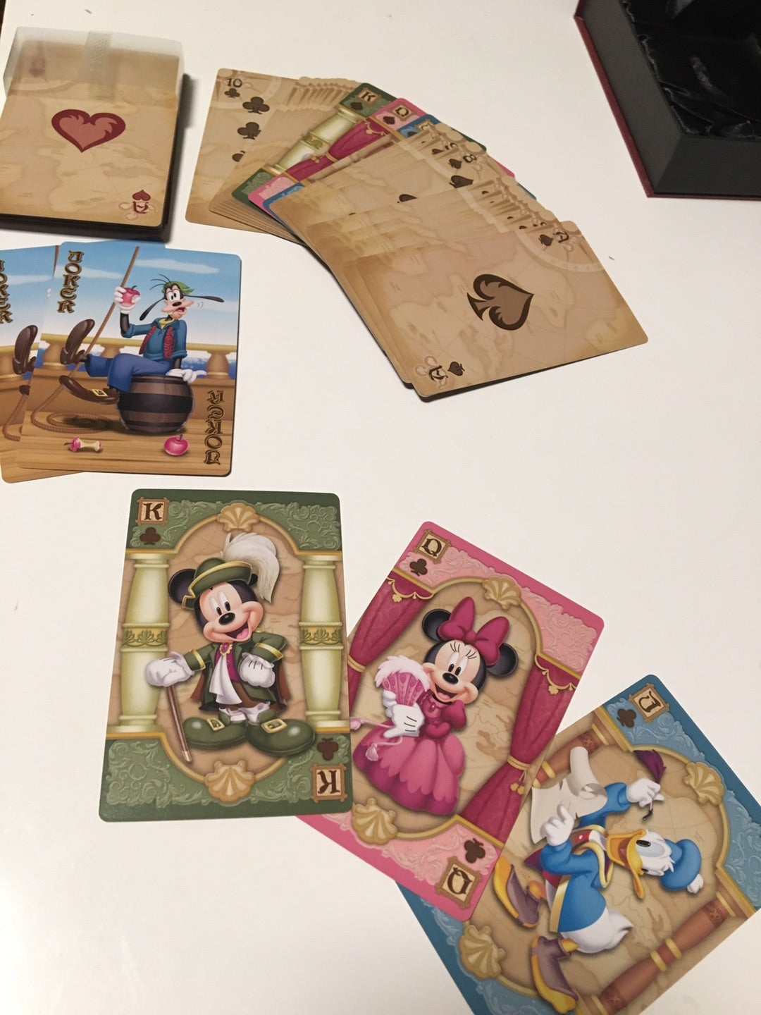 ミラコスタのトランプの箱開封！6年越しの記念品、箱の開け方 | Disney