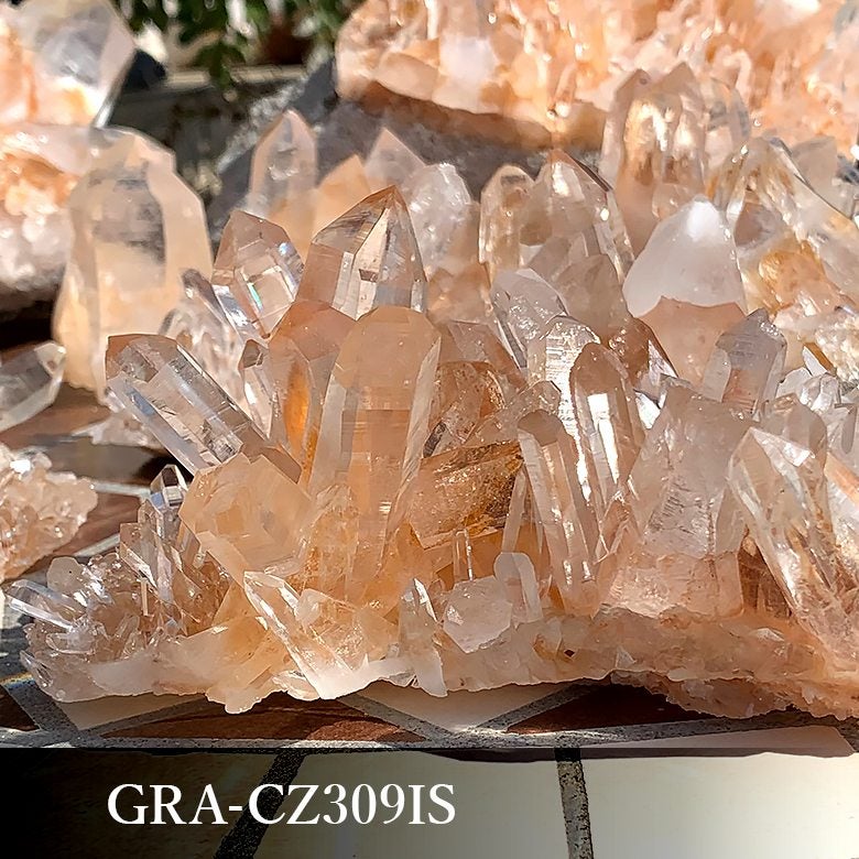 新着商品☆美しすぎるオレンジ！インド・グラハン産ヒマラヤ水晶