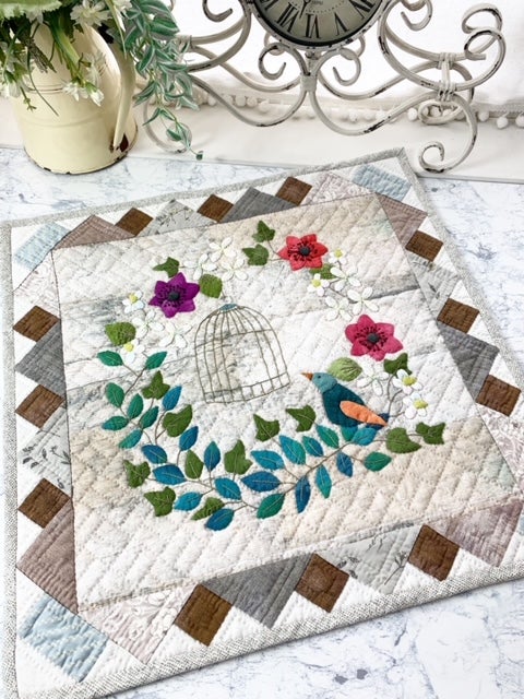 ☆キルトショップ《サシェイ》人気パッチワーク・タペストリーキット