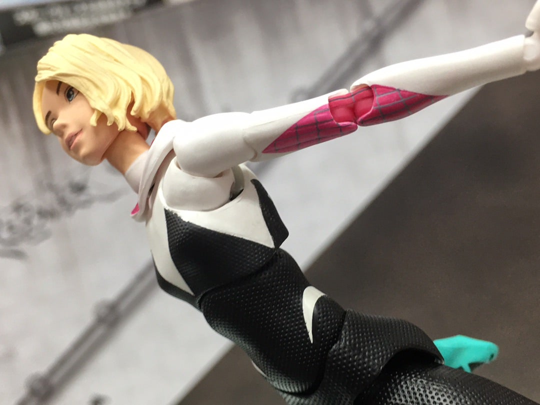 Jump over fate -MAFEX スパイダーグウェン（スパイダーバース