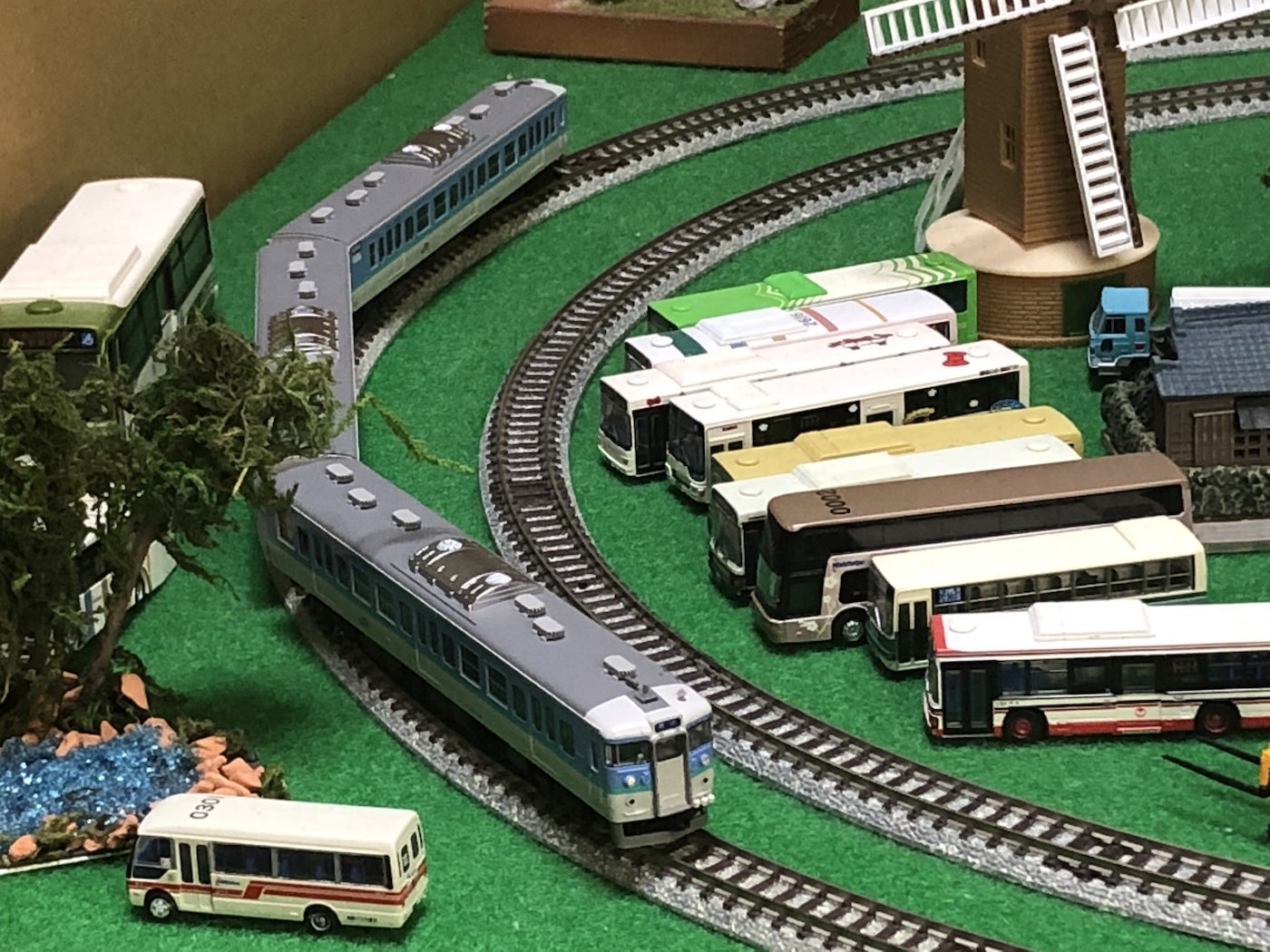 長野の基本車両的存在 KATO 10-1428 115系1000番台長野色 | 金屋代