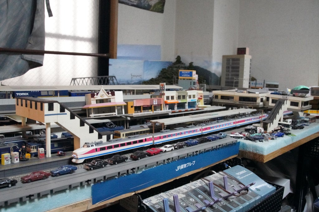 模型紹介】226 JR 489系「白山」前編～バカ殿塗装の座席塗装他