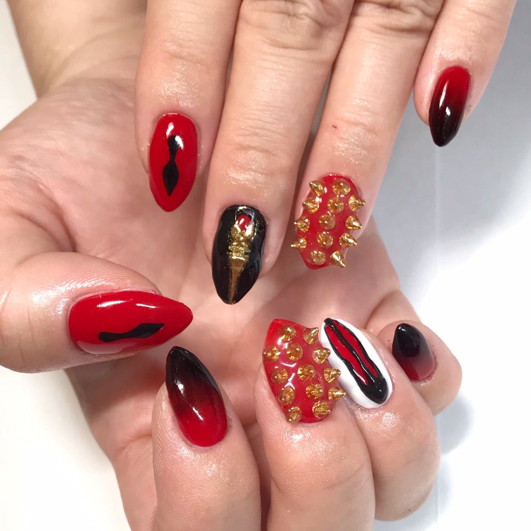 ルブタンネイルのスタッズに歓喜 | ネイル好きなjoyeuxponoponoのブログ