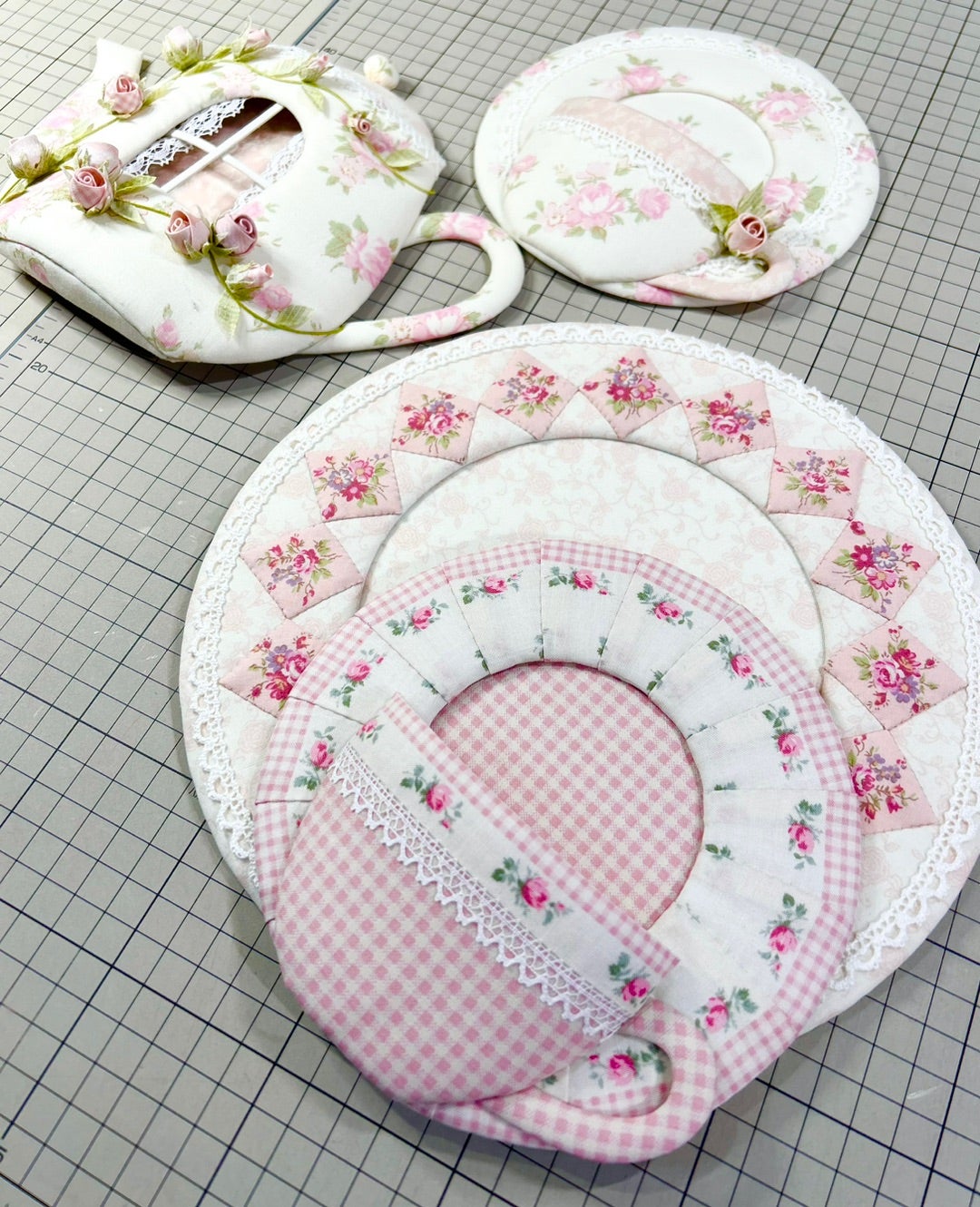 新作タペストリー！全体像を、途中ですが発表(^^)/ | 片山あゆ子公式ブログ