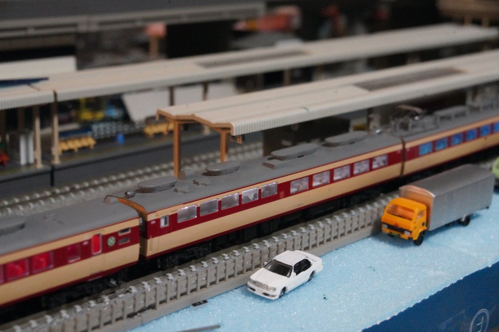 入線整備】489系初期型「白山・あさま」～室内灯の組み込み眺めて