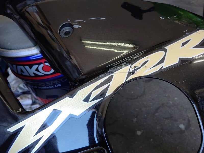 ZX-12R ちょっとした立ちごけ傷なら～いつものチョイチョイ補修で