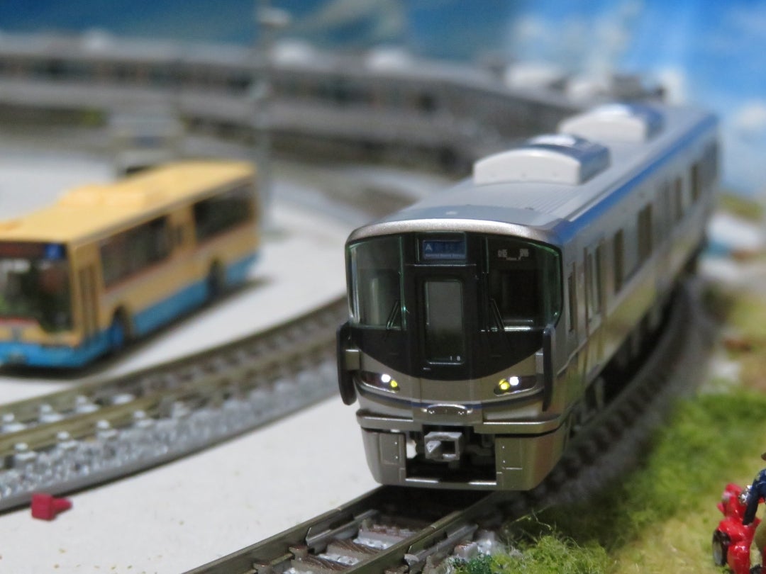鉄道模型】我が家に225系100番台「新快速」 が入線！ | 踏切の番人Zの
