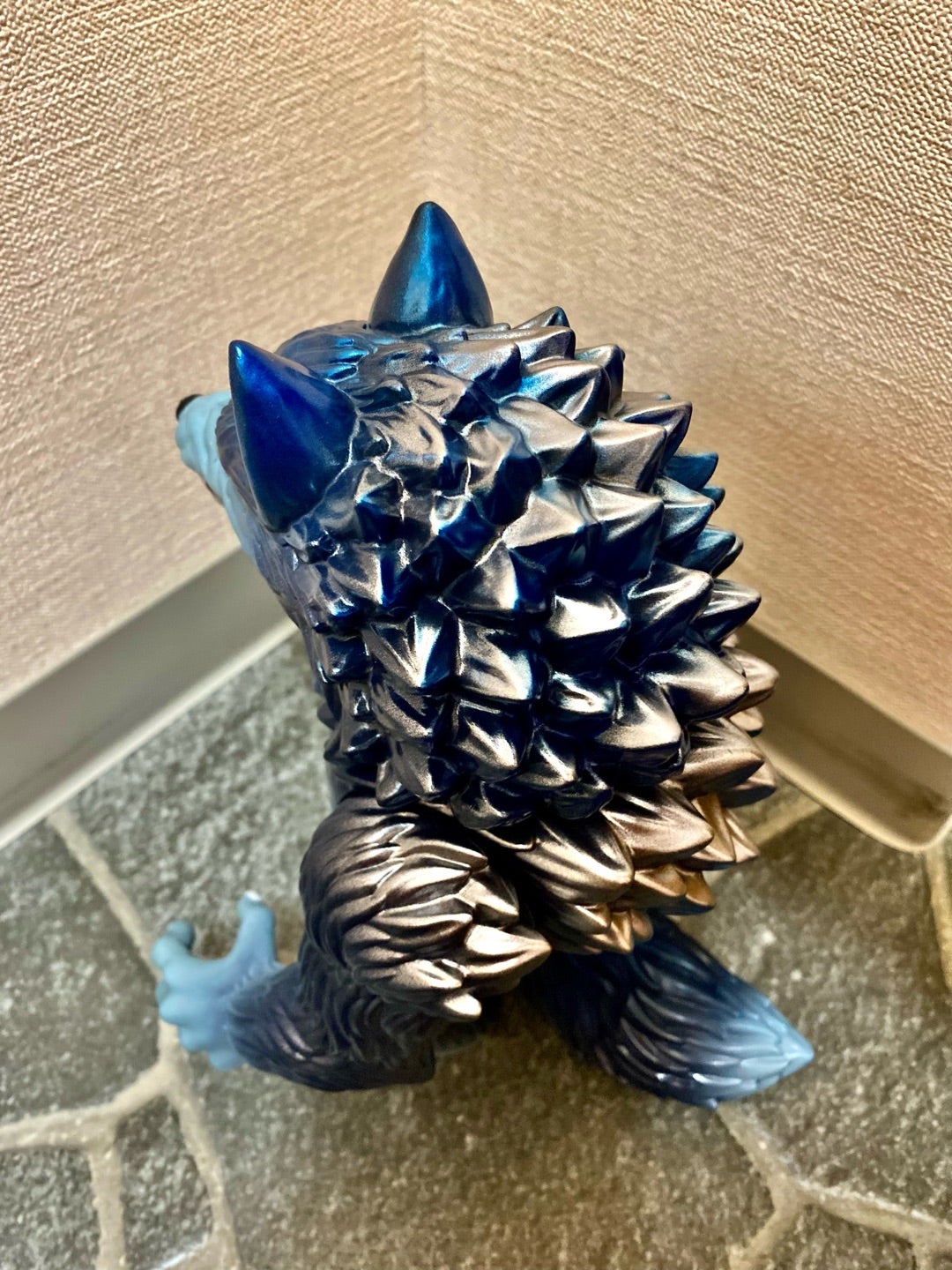 週末はソフビ塗装〜PATHFINDER VINYL TOYS 四ツ眼オオカミ「怪獣