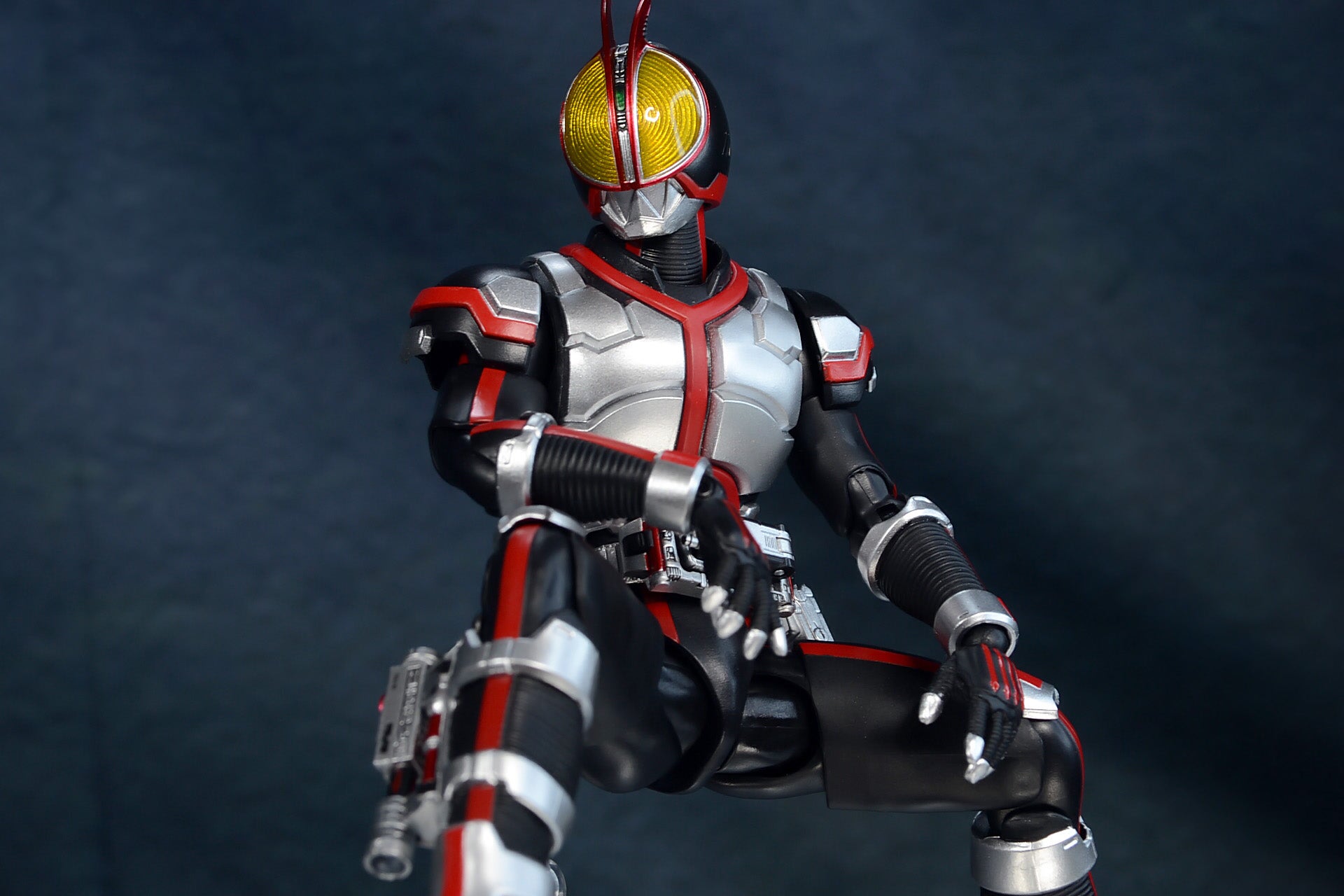 S.H.Figuarts（真骨彫製法） 仮面ライダーファイズ レビュー | @in's