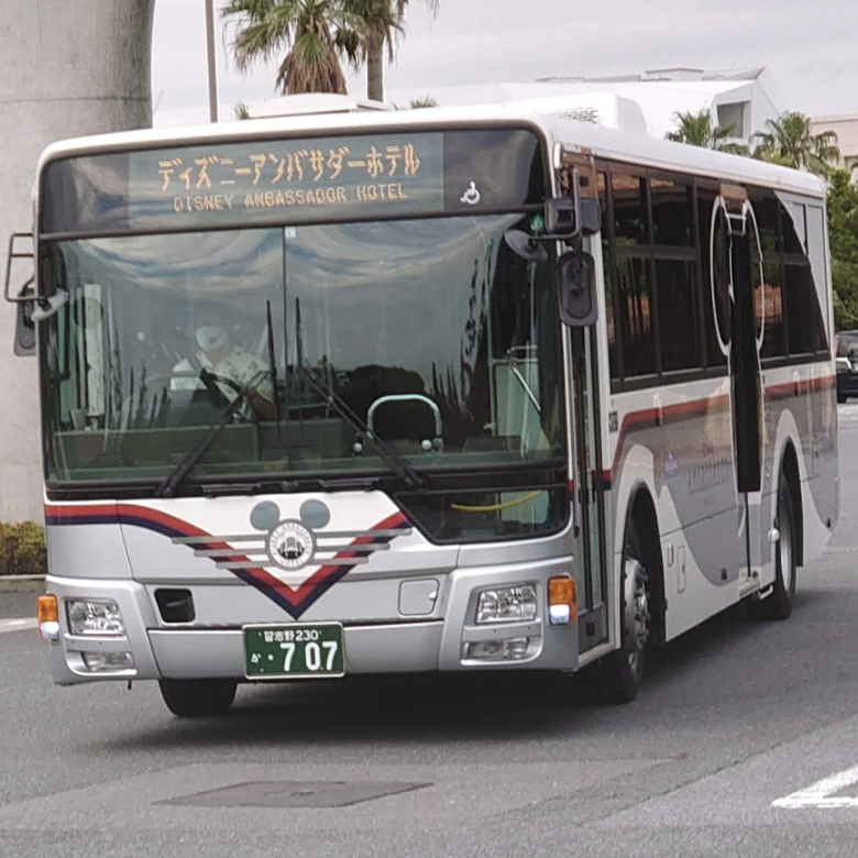 見れたらラッキー!乗れたらラッキー!なディズニーリゾートクルーザー