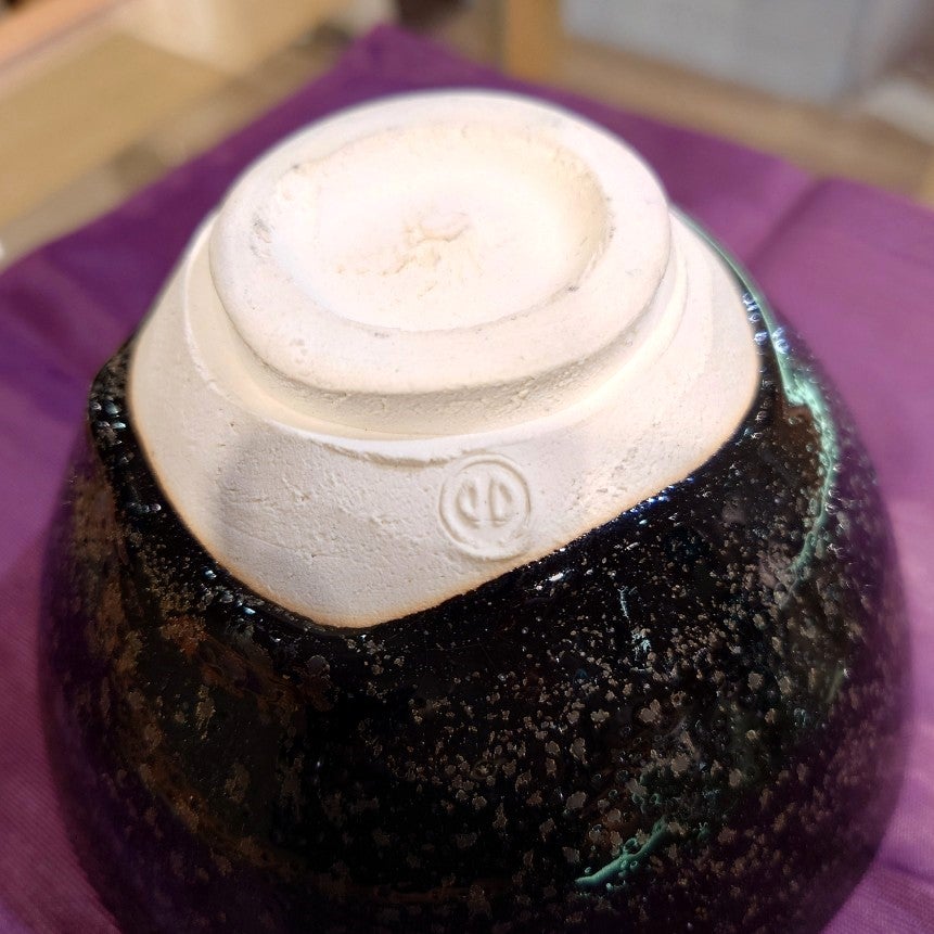 清水卯一「油滴天目釉 茶碗」をご紹介いたします | 大阪の掛軸・工芸品