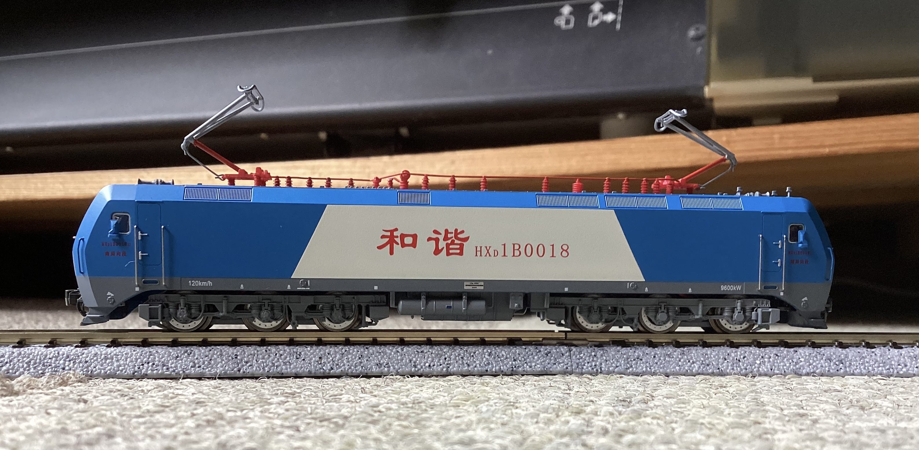 長鳴 CHANGMING Nゲージ 中国国鉄HXD1B 型電気機関車0018号機