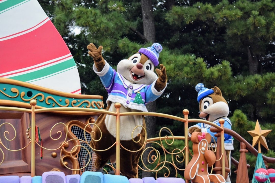 クリスト！雪を楽しむチップ&デール☆ | ミッキーと一緒に東京