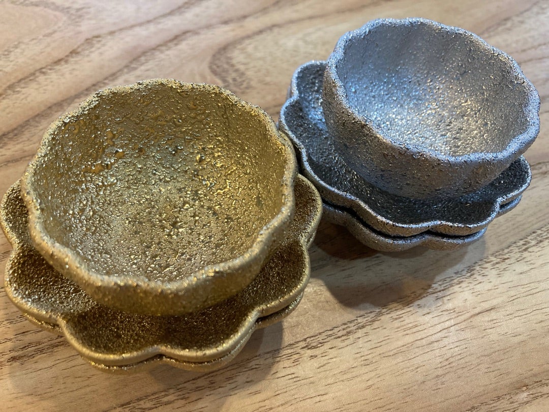 セリア】まだ残ってて良かった^_^特別な日に使えそうな和食器