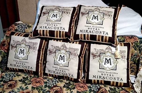ホテルミラコスタの クッション さて 正解は? | ディズニー男子の