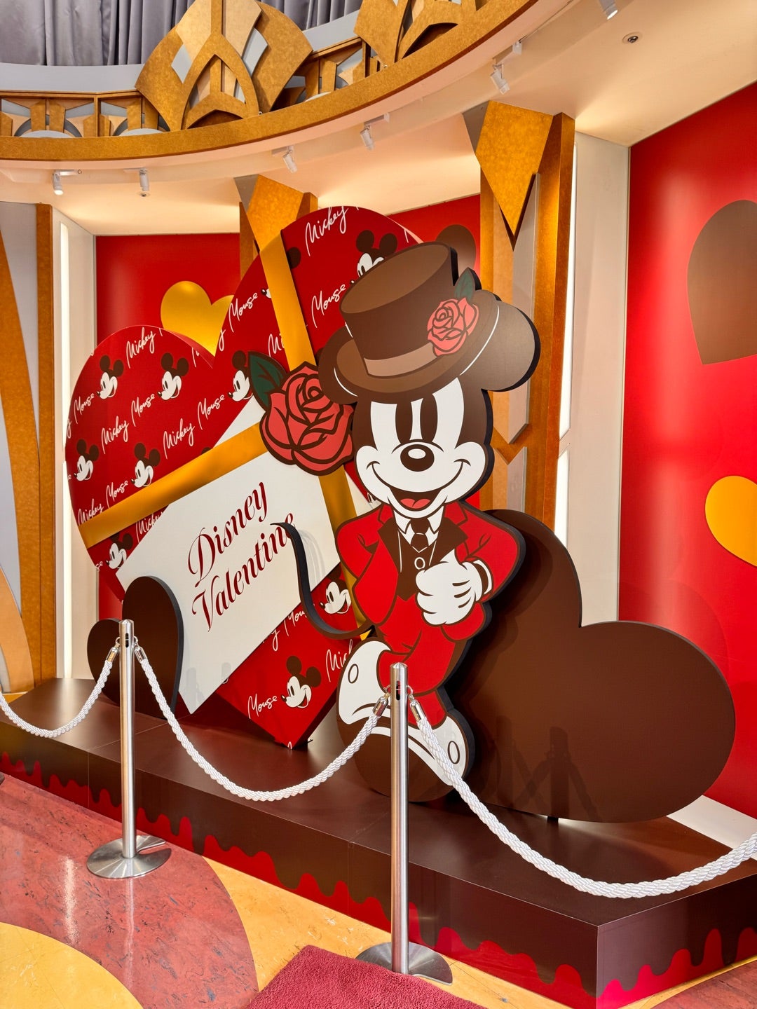 ディズニーストア…GODIVA×Disney Valentine。ミッキーのバレンタインが