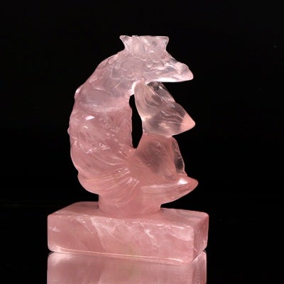 平安な世の中を迎える吉兆、幸福をもたらす象徴の九尾の狐・愛の象徴