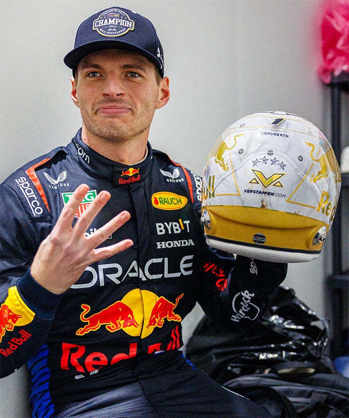 フェルスタッペン別注 2024年 ワールドチャンピオン記念ヘルメット発売