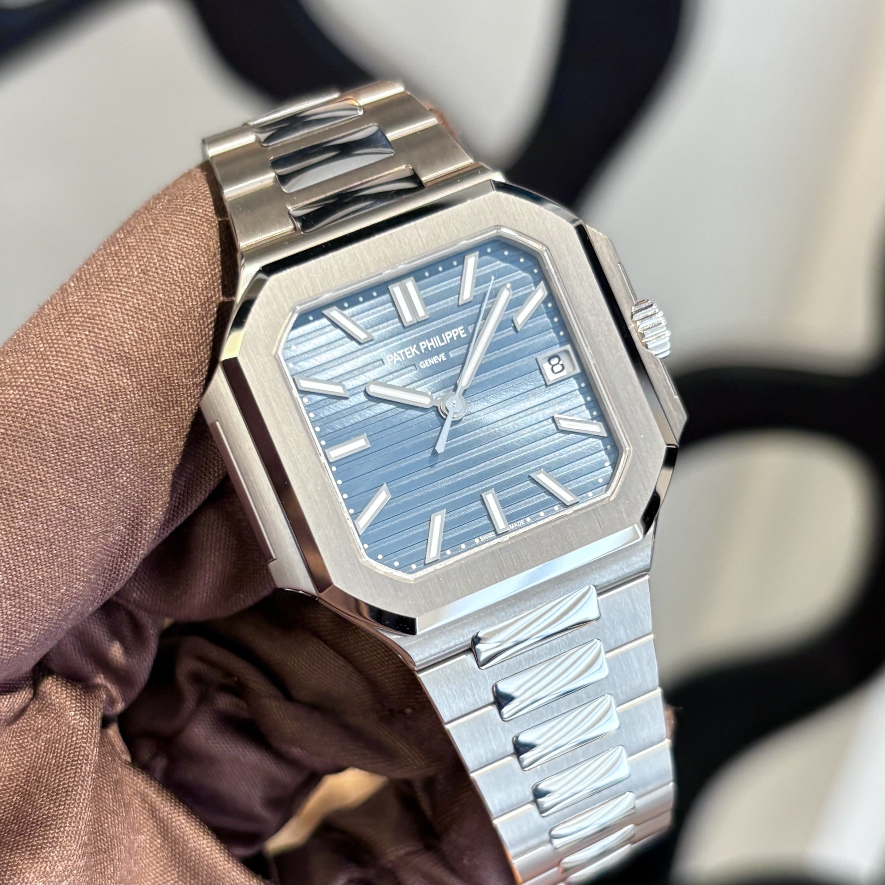 PATEK PHILIPPE】キュビタス2025年新作モデル 7128/1G-001入荷 | 高級