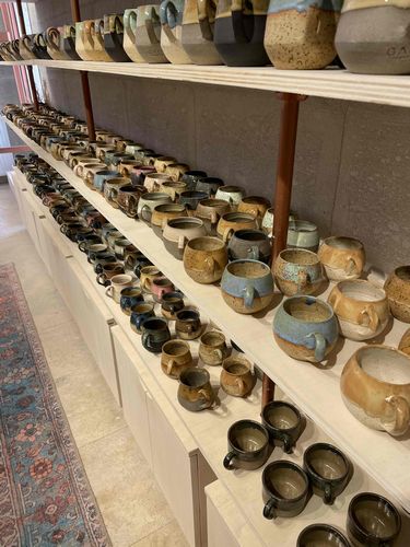 トルコ、カッパドキアの戦利品、ヒッタイトデザインのワインデキャンタ