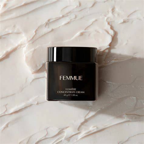 ルミエル ヴァレシアクリームで肌が変わる？✨シワ改善の口コミを紹介